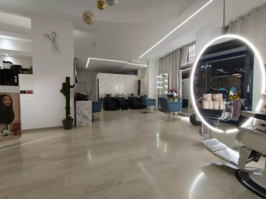 Immagine 3 di Attività commerciale in vendita  in via mistrangelo a Savona