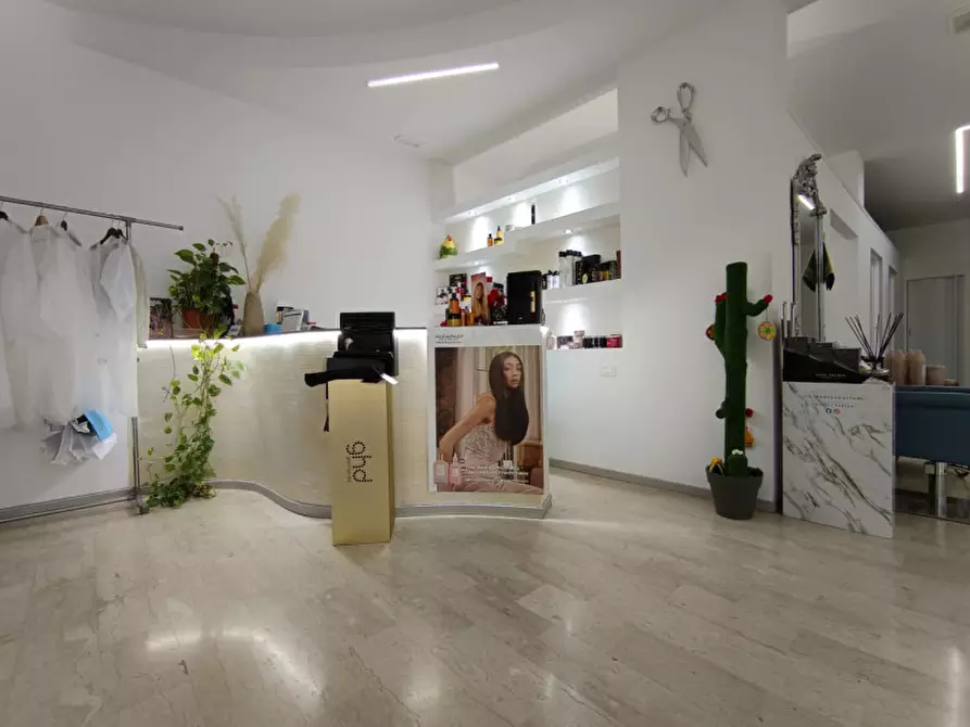 Immagine 6 di Attività commerciale in vendita  in via mistrangelo a Savona