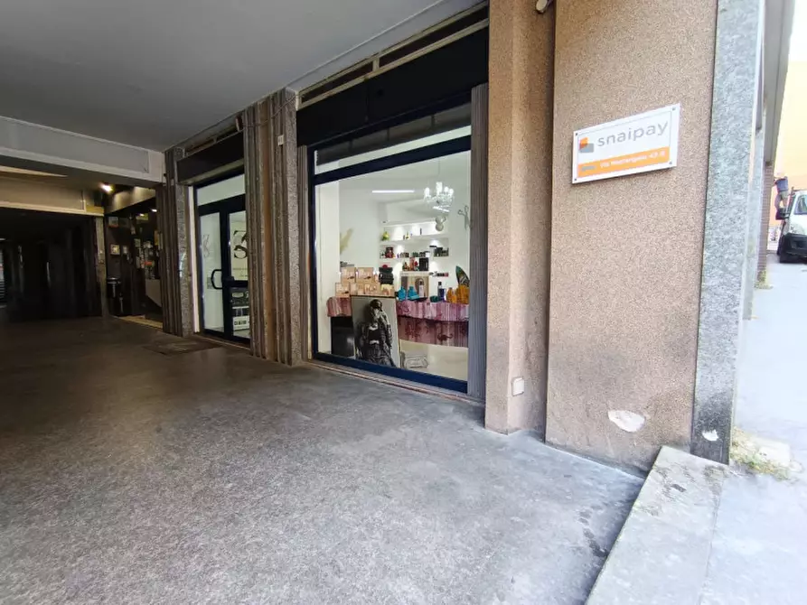 Immagine 8 di Attività commerciale in vendita  in via mistrangelo a Savona