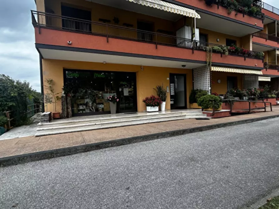 Immagine 1 di Negozio in vendita  in Quartiere Longhin a Riese Pio x