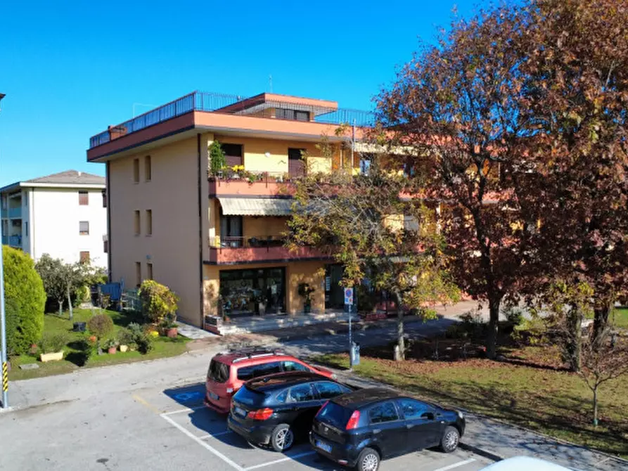 Immagine 2 di Negozio in vendita  in Quartiere Longhin a Riese Pio x