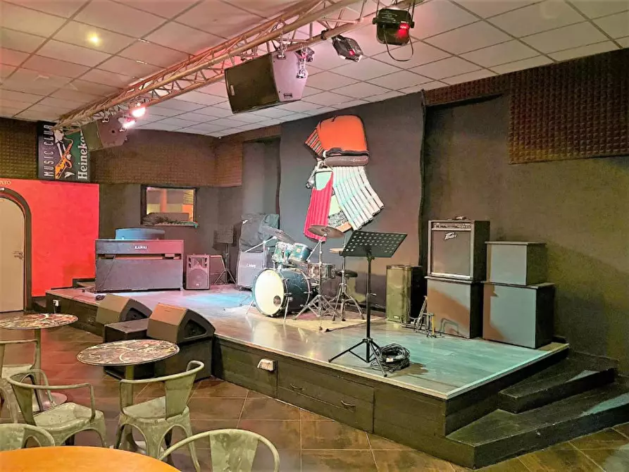 Immagine 1 di Negozio in vendita  in Via Cibrario 91 a Torino