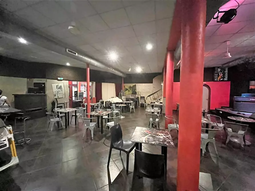 Immagine 5 di Negozio in vendita  in Via Cibrario 91 a Torino