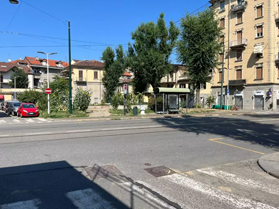 Immagine 17 di Negozio in vendita  in Via Cibrario 91 a Torino