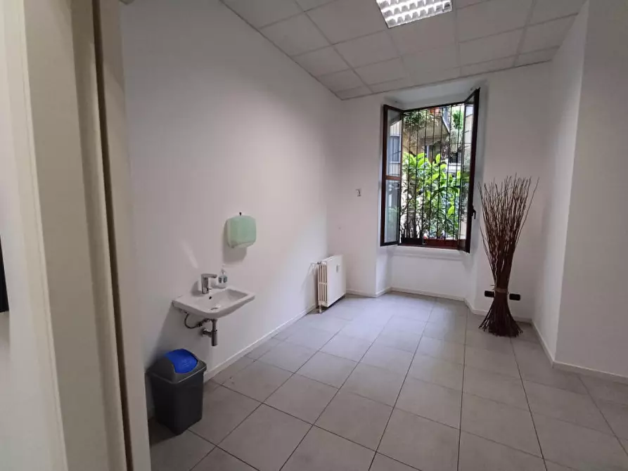 Immagine 5 di Camera in affitto  in Via San Gregorio 45 a Milano