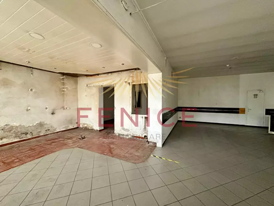 Immagine 8 di Negozio in vendita  in Via Risorgimento a Trevignano