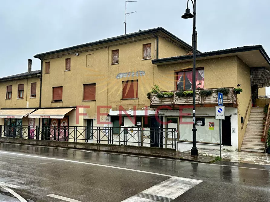Immagine 8 di Negozio in vendita  in Via Risorgimento a Trevignano