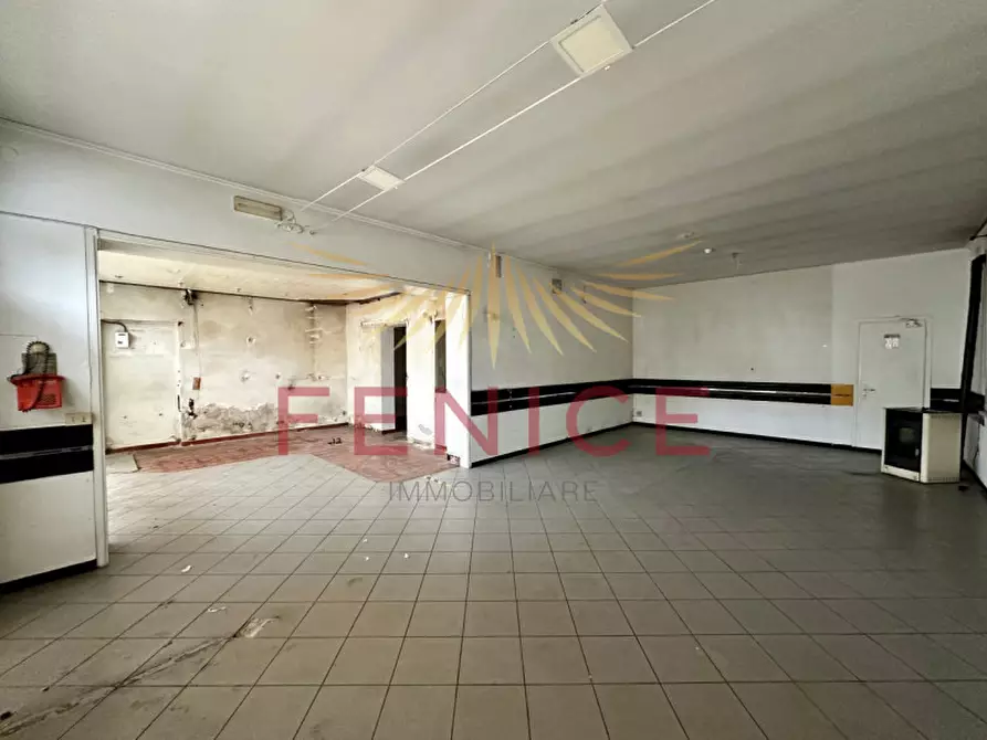 Immagine 9 di Negozio in vendita  in Via Risorgimento a Trevignano