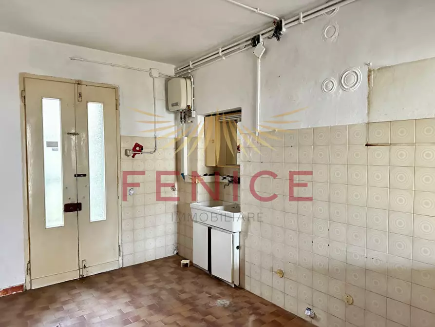 Immagine 10 di Negozio in vendita  in Via Risorgimento a Trevignano