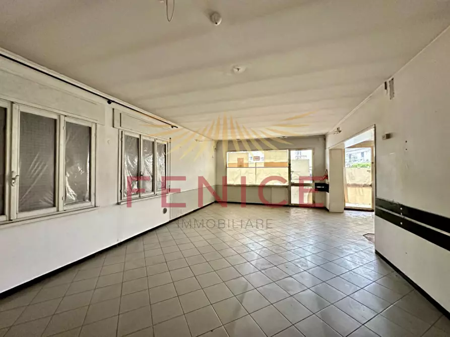 Immagine 13 di Negozio in vendita  in Via Risorgimento a Trevignano