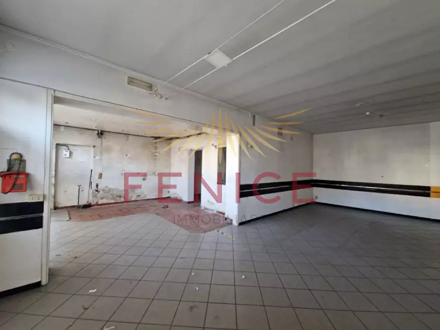 Immagine 15 di Negozio in vendita  in Via Risorgimento a Trevignano