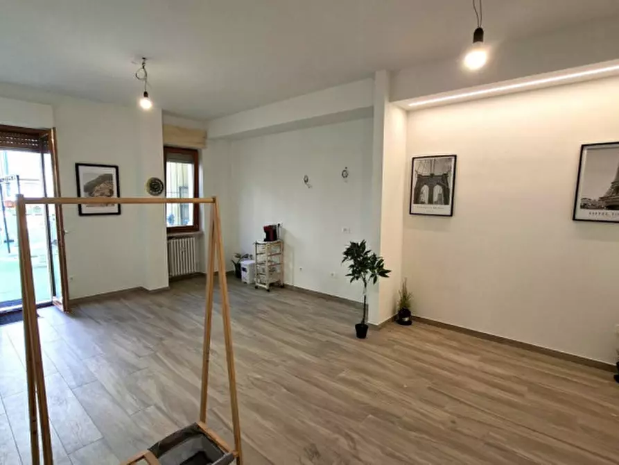 Immagine 1 di Appartamento in vendita  in Via Pierino Belli a Alba