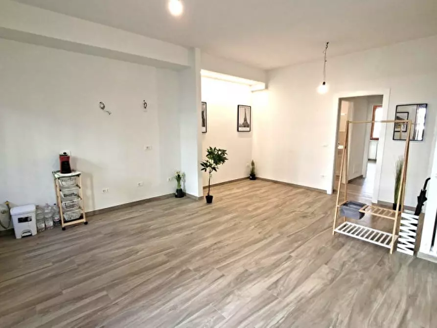Immagine 2 di Appartamento in vendita  in Via Pierino Belli a Alba