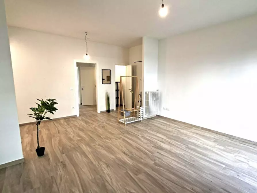 Immagine 4 di Appartamento in vendita  in Via Pierino Belli a Alba