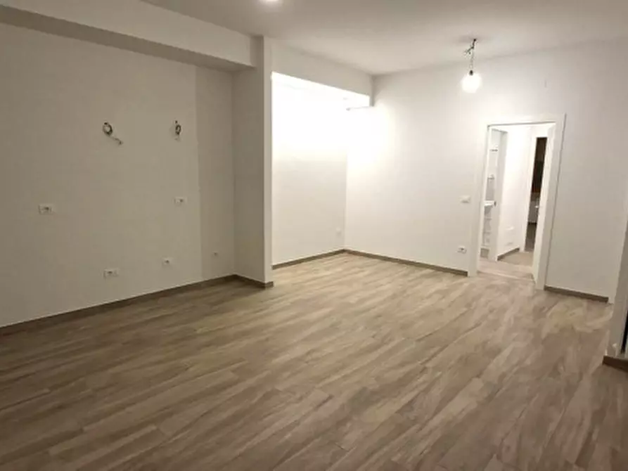 Immagine 9 di Appartamento in vendita  in Via Pierino Belli a Alba