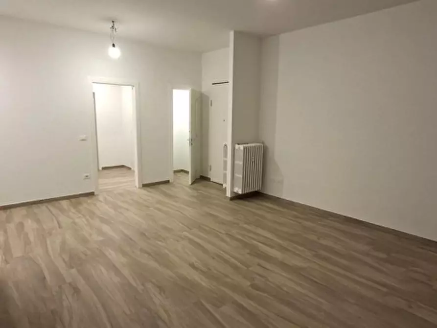 Immagine 11 di Appartamento in vendita  in Via Pierino Belli a Alba