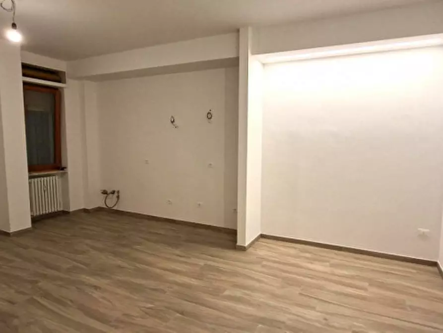 Immagine 12 di Appartamento in vendita  in Via Pierino Belli a Alba