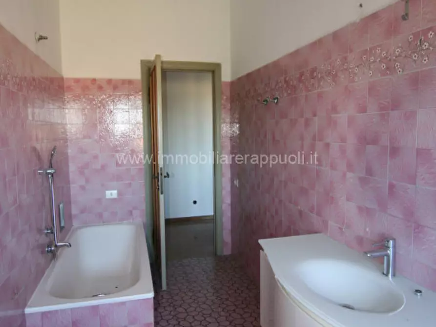 Immagine 38 di Casa indipendente in vendita  a Torrita Di Siena