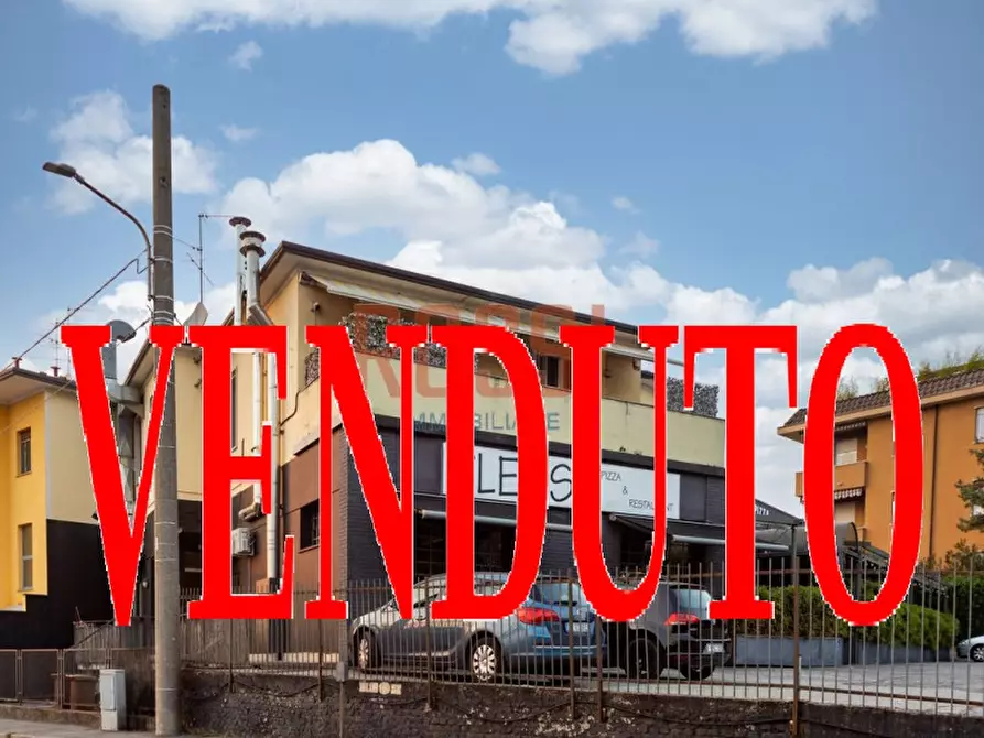 Immagine 1 di Appartamento in vendita  in Via Ugo Foscolo a Lesmo