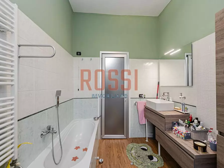 Immagine 17 di Appartamento in vendita  in Via Ugo Foscolo a Lesmo