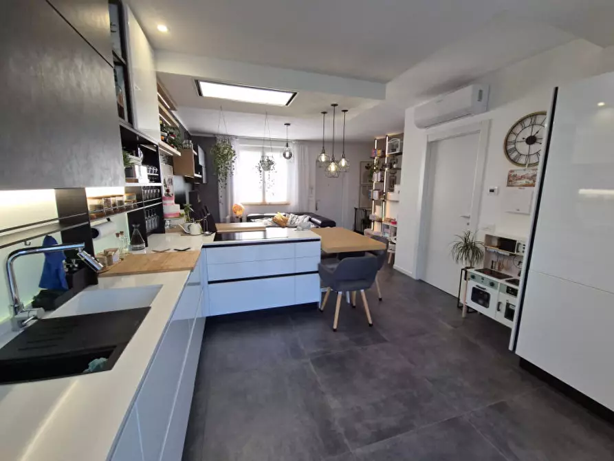 Immagine 1 di Villetta a schiera in vendita  in Via Canova a Sona