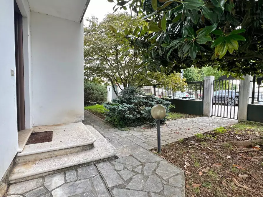 Immagine 7 di Laboratorio in vendita  in Via Martiri della Libertà a Malo