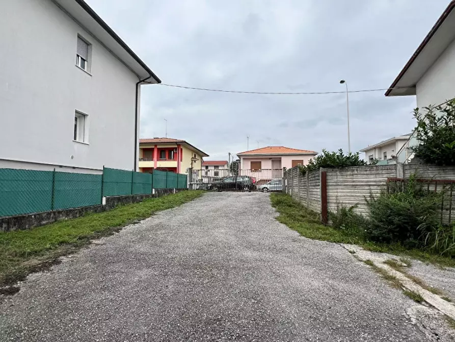 Immagine 9 di Laboratorio in vendita  in Via Martiri della Libertà a Malo