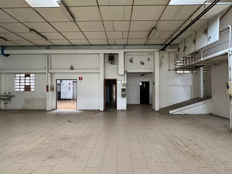 Immagine 12 di Laboratorio in vendita  in Via Martiri della Libertà a Malo