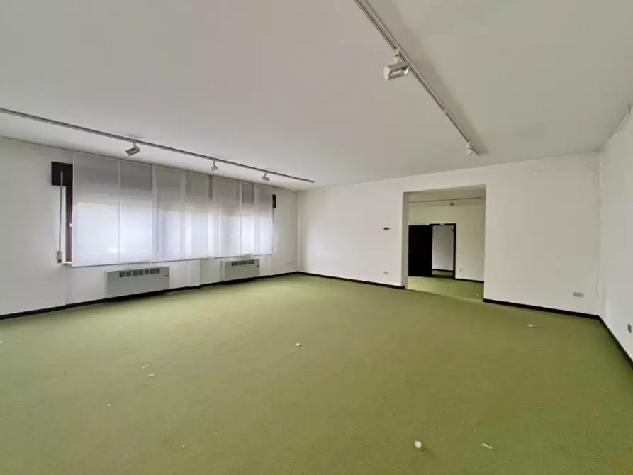 Immagine 21 di Laboratorio in vendita  in Via Martiri della Libertà a Malo