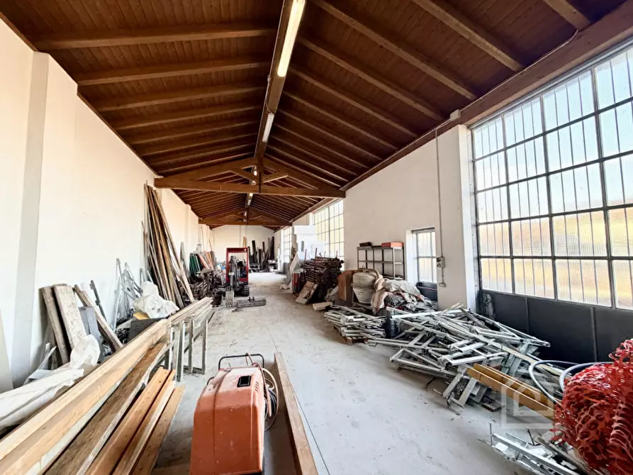 Immagine 11 di Capannone industriale in vendita  in Strada Pozzo 23 a Chivasso