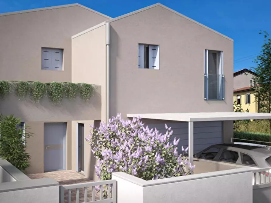 Immagine 1 di Casa bifamiliare in vendita  in Via Montalcini a Lonigo