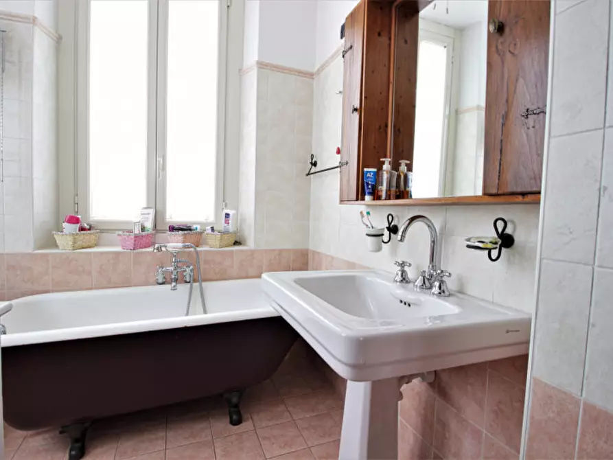 Immagine 25 di Villa in vendita  in via ninnella a Vernate