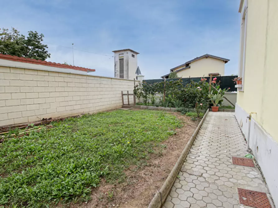 Immagine 27 di Villa in vendita  in via ninnella a Vernate