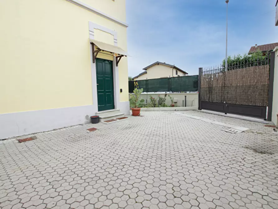 Immagine 28 di Villa in vendita  in via ninnella a Vernate