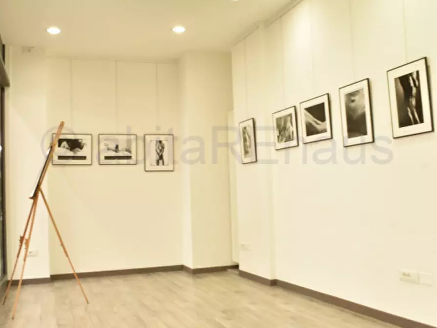 Immagine 2 di Negozio in affitto  in Galleria Sernesi a Bolzano