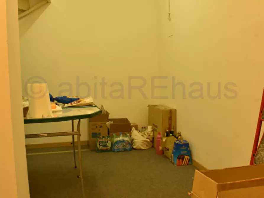 Immagine 5 di Negozio in affitto  in Galleria Sernesi a Bolzano