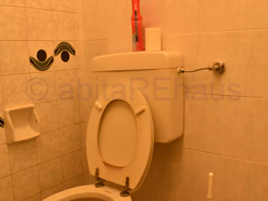 Immagine 7 di Negozio in affitto  in Galleria Sernesi a Bolzano