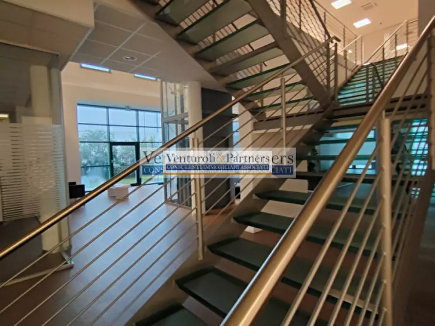 Immagine 11 di Ufficio in affitto  in via benaco a Bedizzole