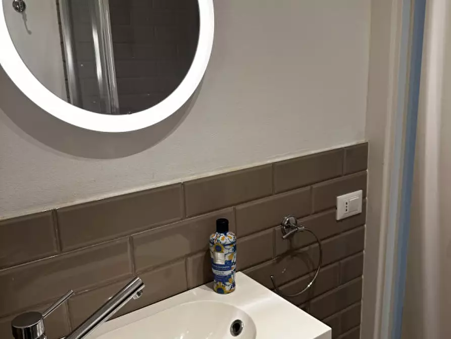 Immagine 16 di Appartamento in vendita  in via rolando da piazzola a Padova