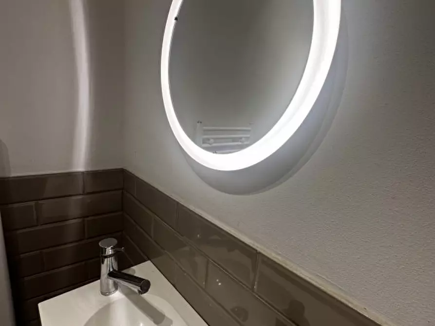 Immagine 19 di Appartamento in vendita  in via rolando da piazzola a Padova