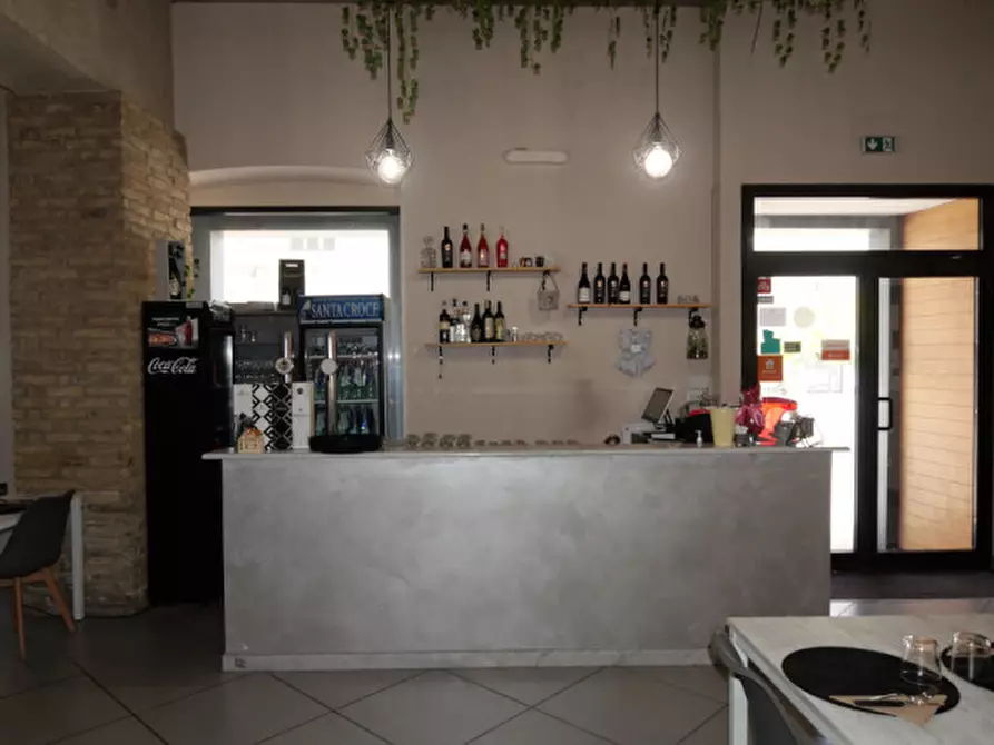 Immagine 18 di Attività commerciale in vendita  in Viale Gabriele D'Annunzio a Pescara