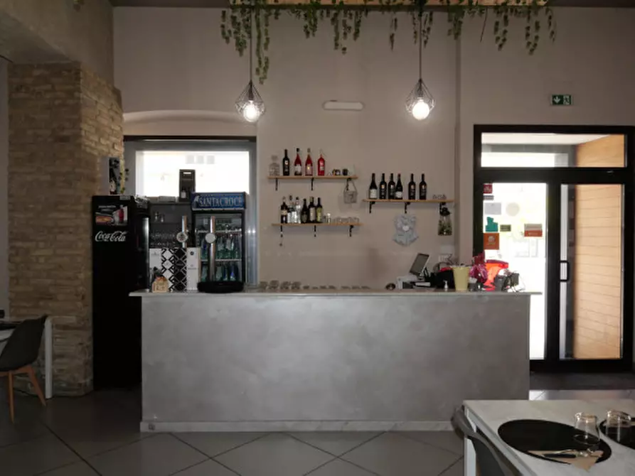 Immagine 18 di Attività commerciale in vendita  in Viale Gabriele D'Annunzio a Pescara