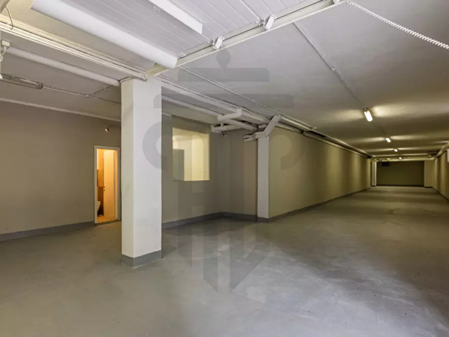Immagine 1 di Magazzino in vendita  in Via Milano a Bolzano