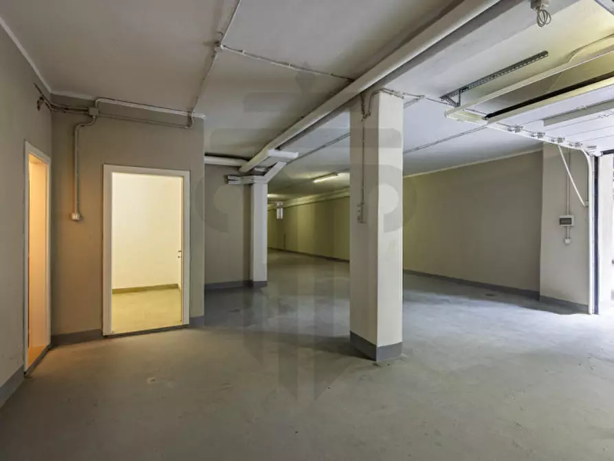 Immagine 3 di Magazzino in vendita  in Via Milano a Bolzano