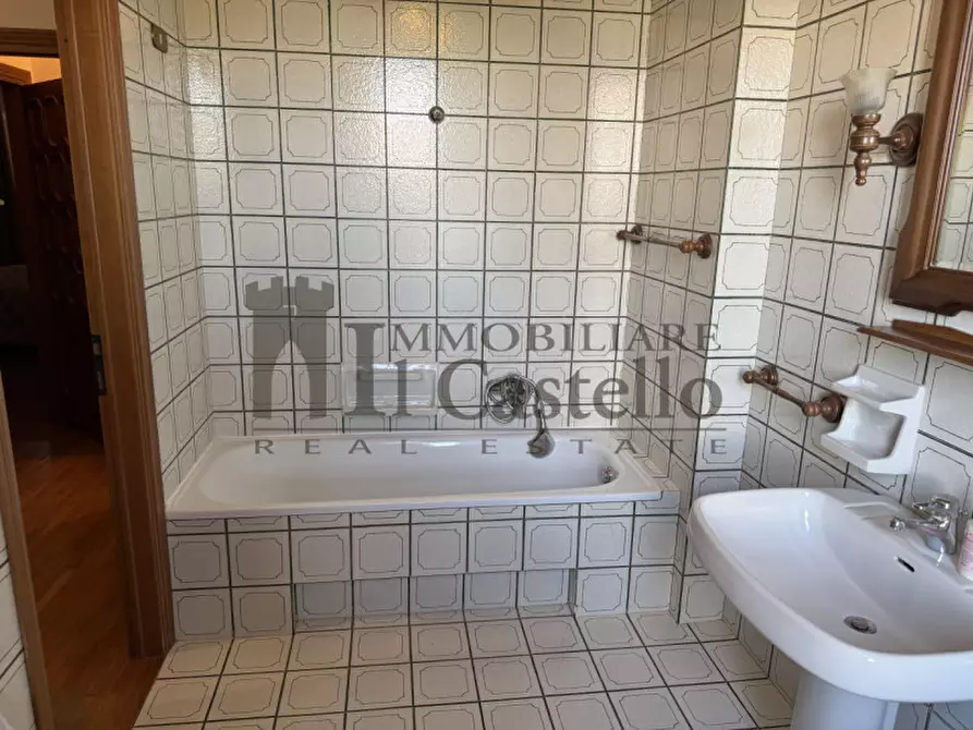 Immagine 41 di Villa in vendita  in villastrada a Castiglione Del Lago