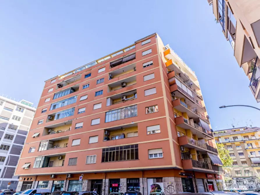 Immagine 1 di Appartamento in vendita  in Via Sante Bargellini a Roma