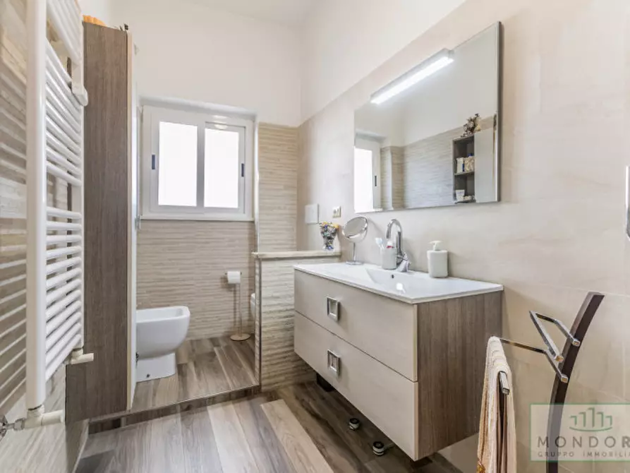 Immagine 12 di Appartamento in vendita  in Via Sante Bargellini a Roma