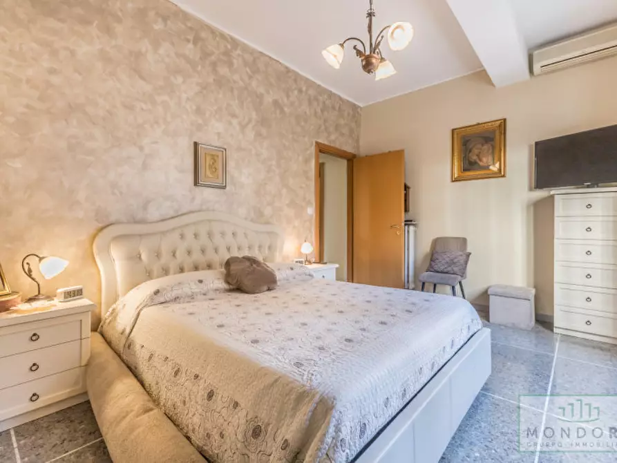 Immagine 17 di Appartamento in vendita  in Via Sante Bargellini a Roma