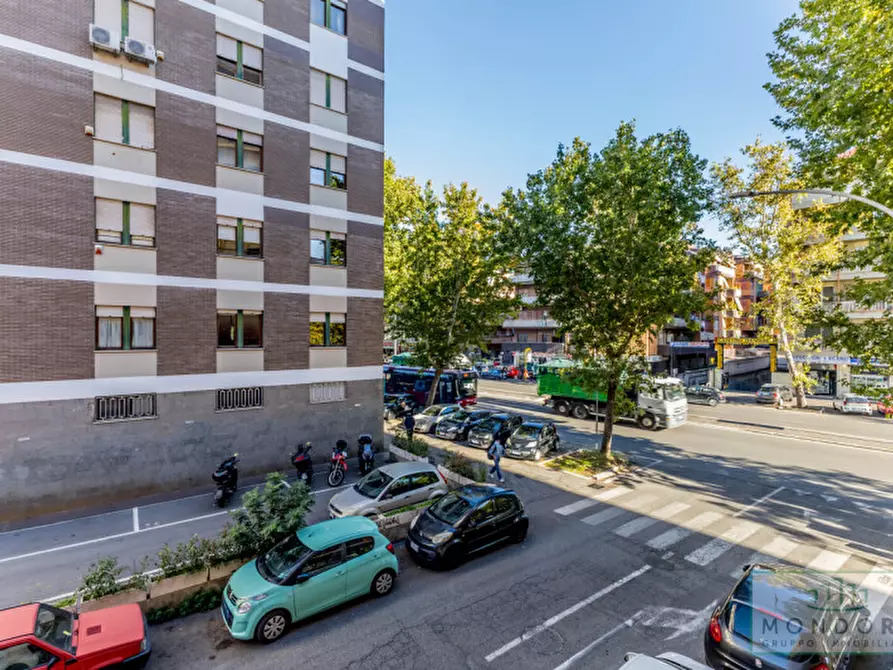 Immagine 27 di Appartamento in vendita  in Via Sante Bargellini a Roma