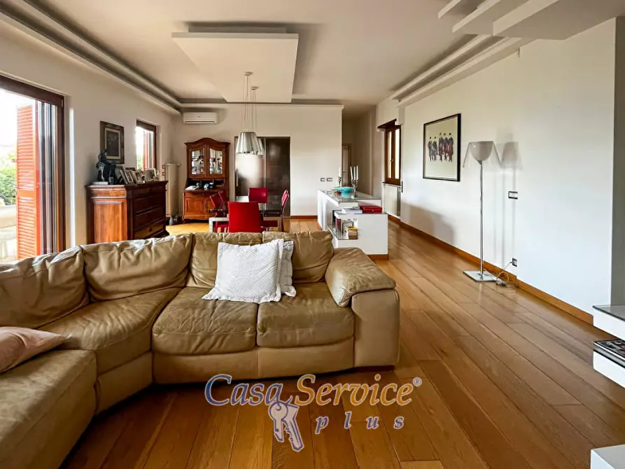 Immagine 3 di Appartamento in vendita  in Via Luigi Zambarelli a Frascati